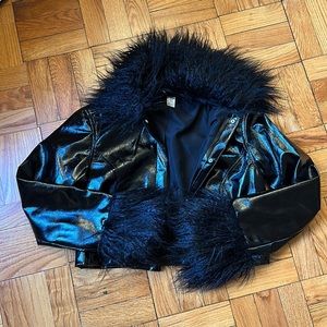 H&M black cropped jacket with faux fur collar and cuffs